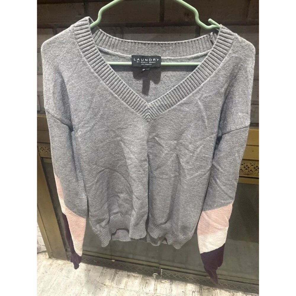 Women’s laundry brand gray sweater size small